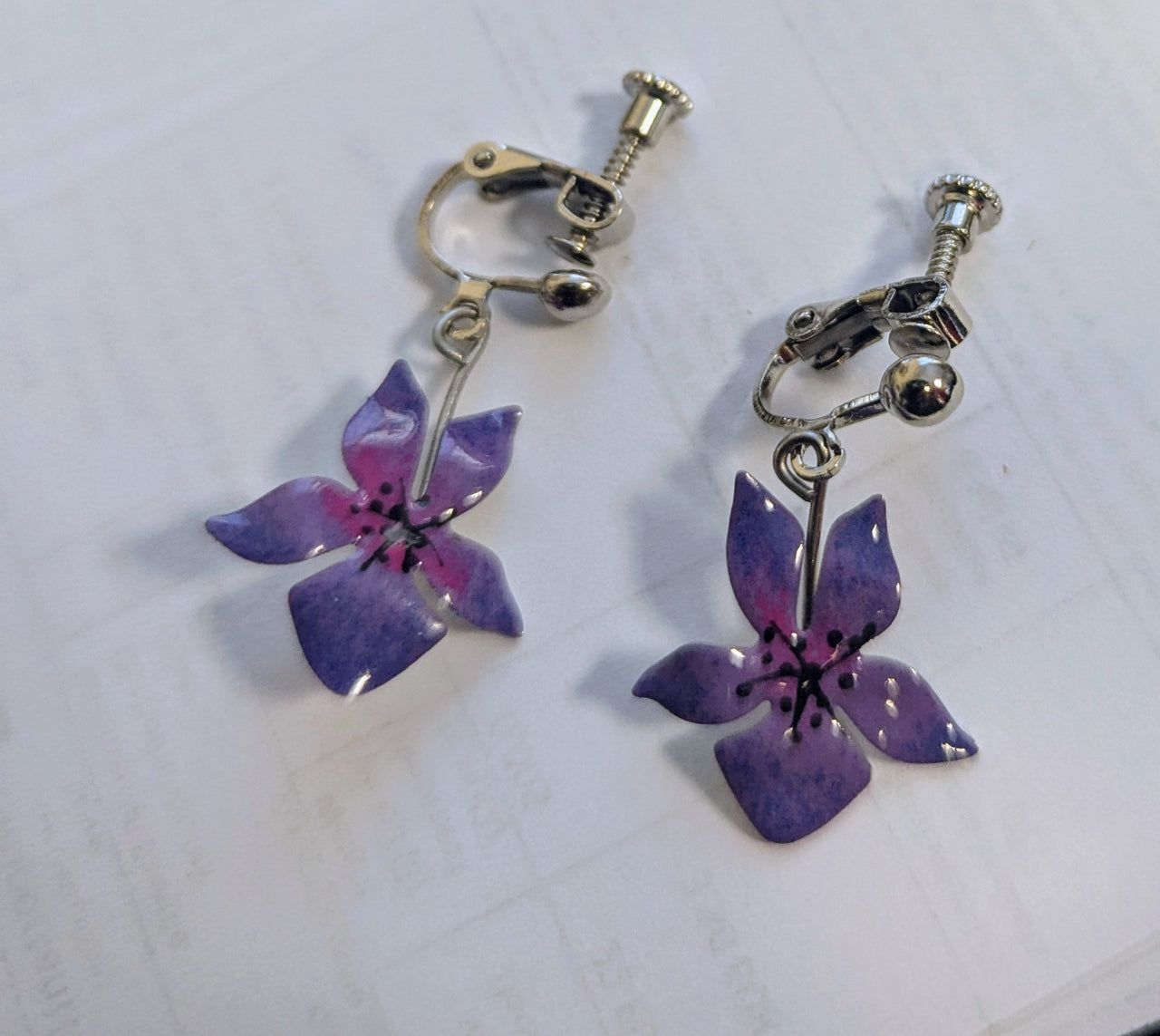 Viola earrings with screws for not pierced ears