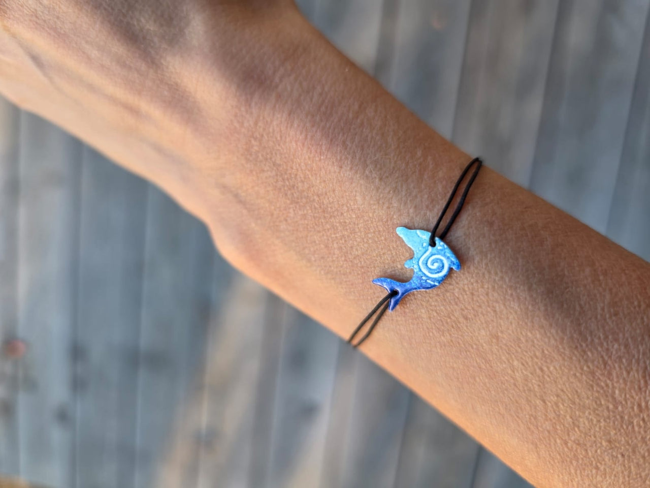 Náramek posuvný malovaný - delfín